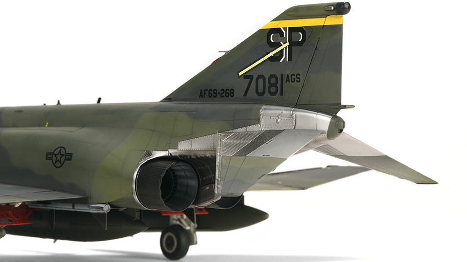 1/48 F-4G：エンジン