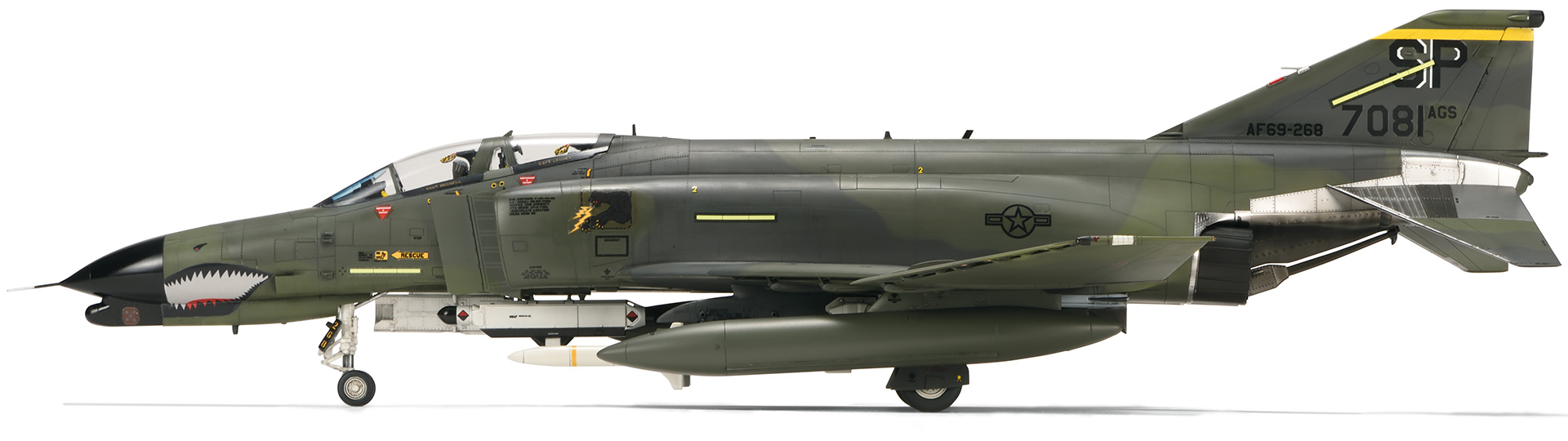 1/48 F-4G WILD WEASEL V Side view